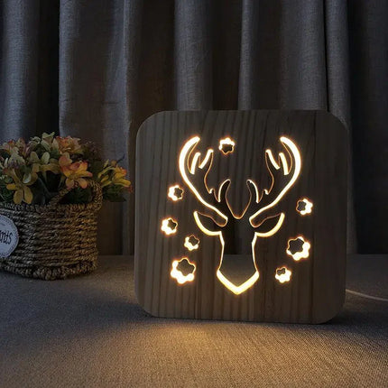 LED lampa i trä med hjortmotiv