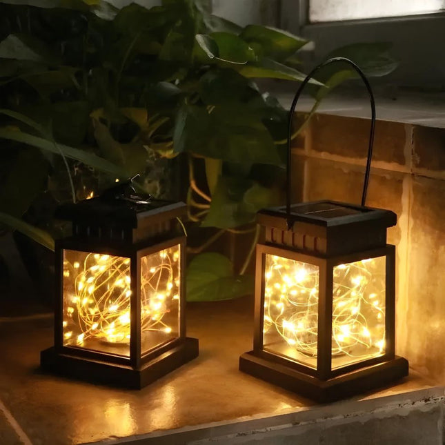 Solcellsdriven bärbar lampa i lyktstil
