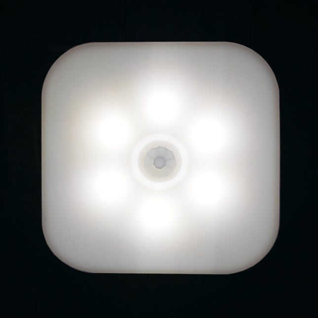 LED nattlampa för eluttag med rörelsesensor