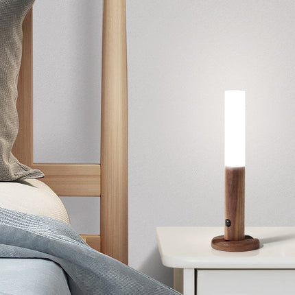 Magnetisk LED vägglampa i trä