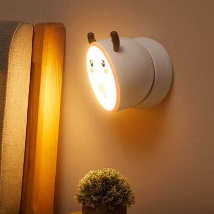 Vägglampa hjort med touch-funktion