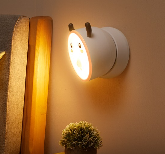 Vägglampa hjort med touch-funktion