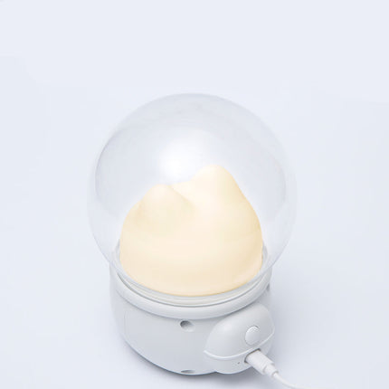 Liten nattlampa astronaut kanin i rymdkupol