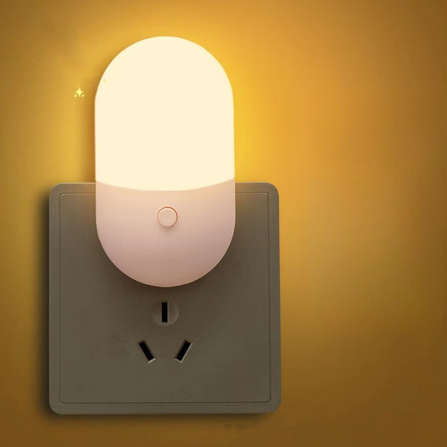 Tvåfärgad LED nattlampa för vägguttag