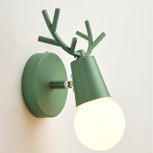 Vägglampa för barnrum i metall hjort