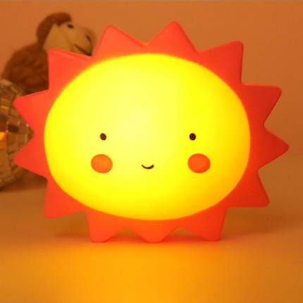 Solformad LED nattlampa för barnrum
