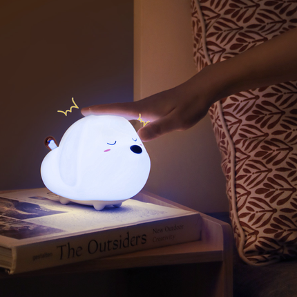 Mysig nattlampa hundvalp för barn