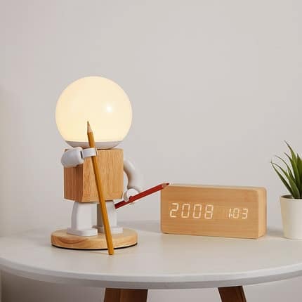 Söt robot bordslampa i trä