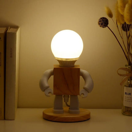 Söt robot bordslampa i trä