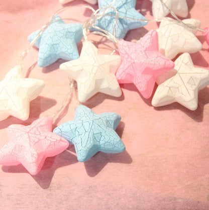 Färgglad LED ljusslinga med stjärnor