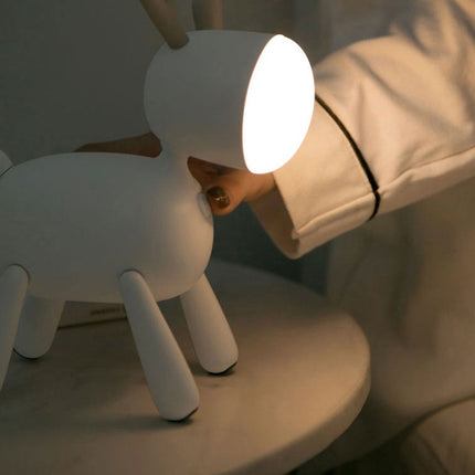 Modern nattlampa i form av rådjur