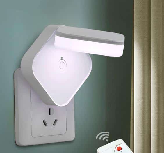 Plug-in nattlampa med fjärrkontroll