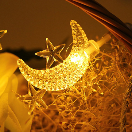 Ljusslinga med månar och stjärnor