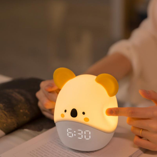 Digital väckarklocka med nattlampa koala