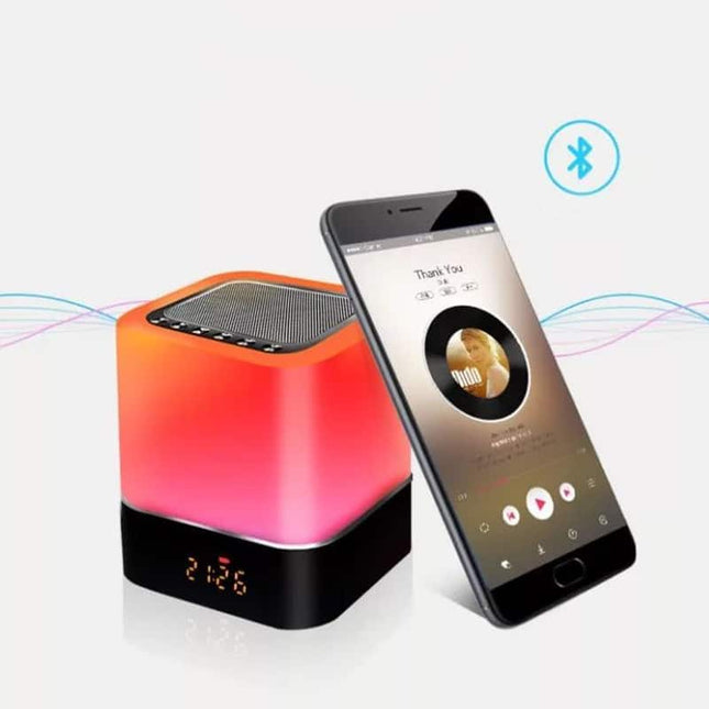 Nattlampa med Bluetooth-högtalare och klocka
