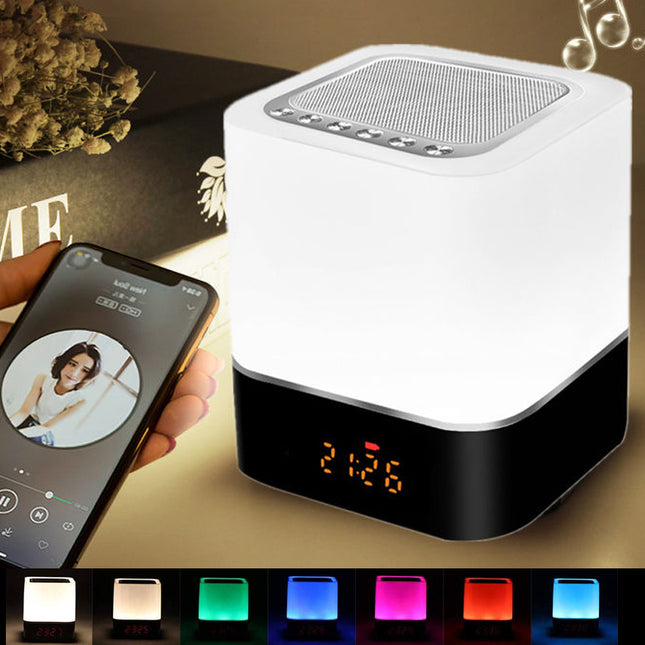 Nattlampa med Bluetooth-högtalare och klocka