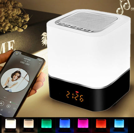 Nattlampa med Bluetooth-högtalare och klocka